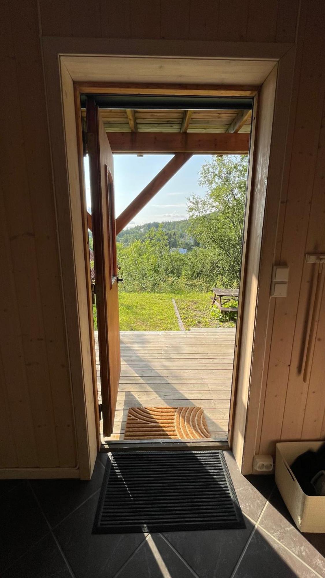 Sentral Og Romslig Leilighet Naert Senja Finnsnes Exteriér fotografie